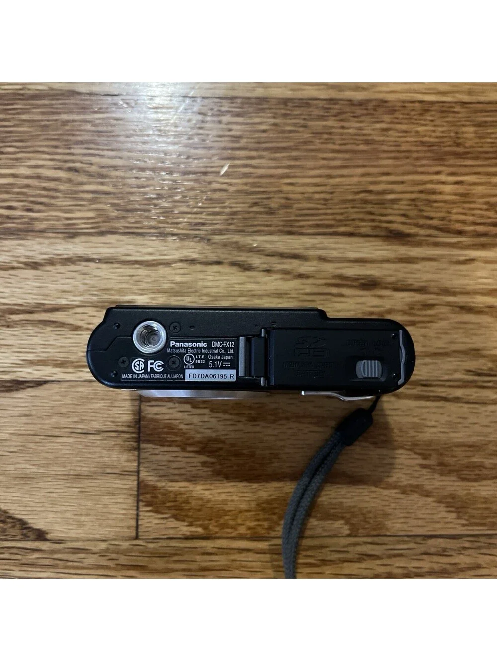 Panasonic Lumix DMC-FX12 7.2MP Digital Camera Powers On Untested Error